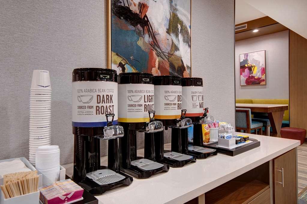 Hampton Inn & Suites Ontario 库卡蒙格牧场 餐厅 照片