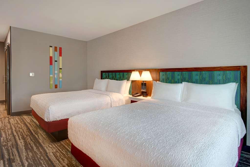 Hampton Inn & Suites Ontario 库卡蒙格牧场 客房 照片