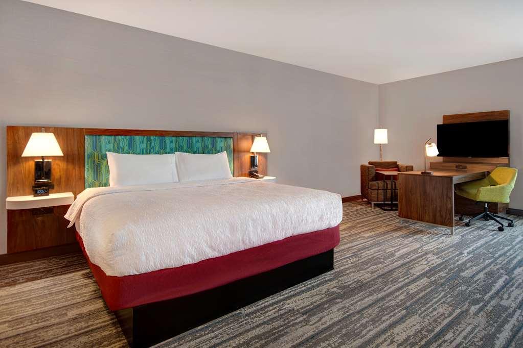 Hampton Inn & Suites Ontario 库卡蒙格牧场 客房 照片