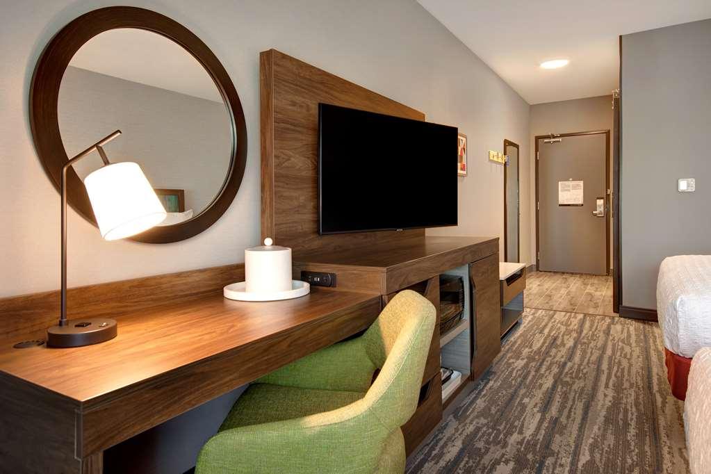 Hampton Inn & Suites Ontario 库卡蒙格牧场 客房 照片