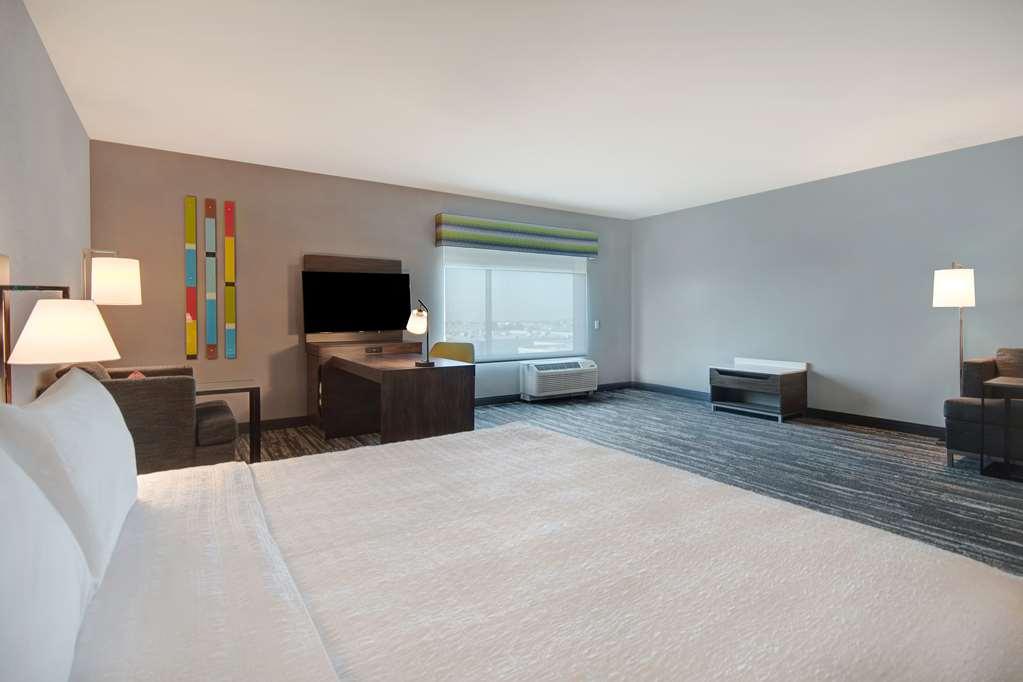 Hampton Inn & Suites Ontario 库卡蒙格牧场 客房 照片