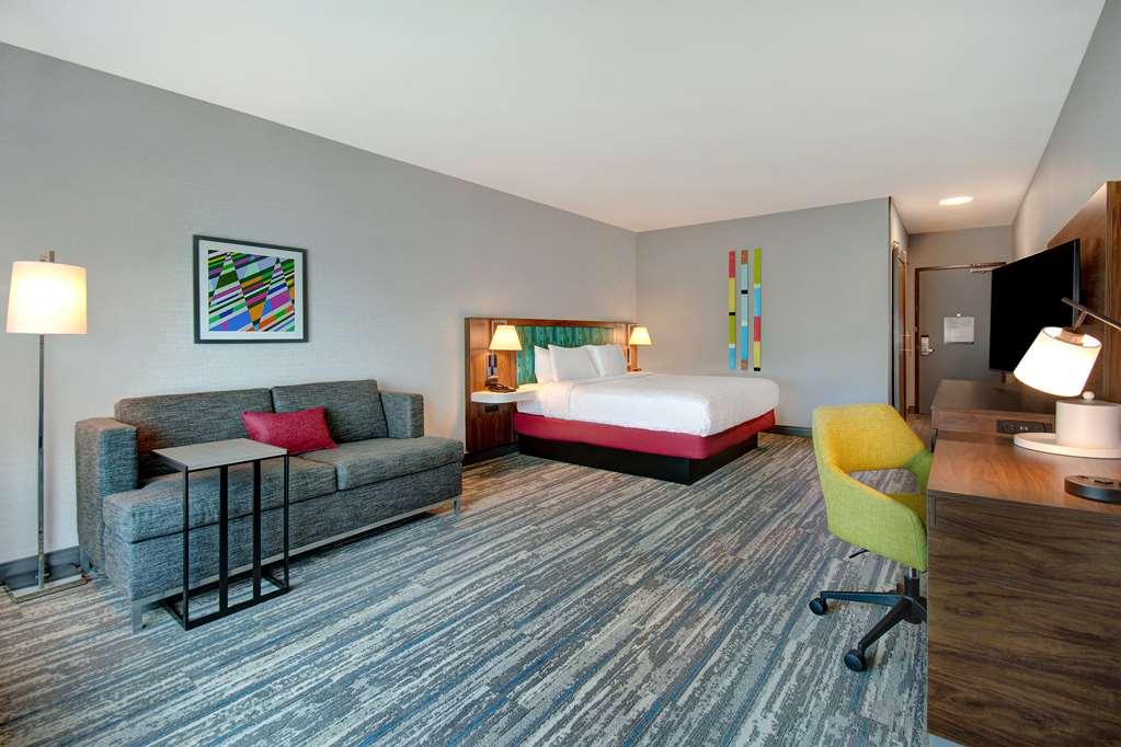 Hampton Inn & Suites Ontario 库卡蒙格牧场 客房 照片